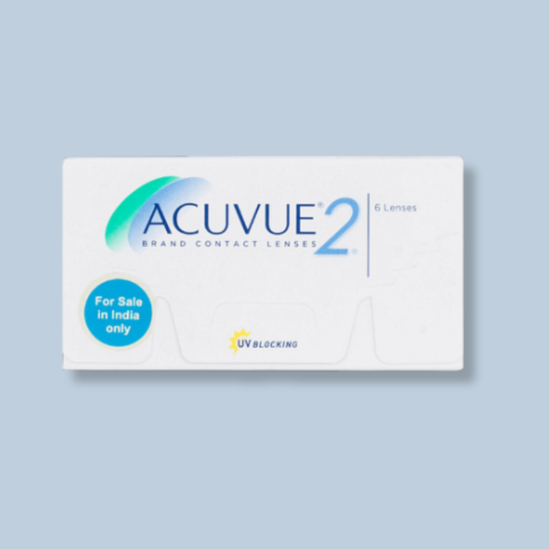 Optical Duniya: Model wearing Johnson & Johnson Acuvue2 contact lenses